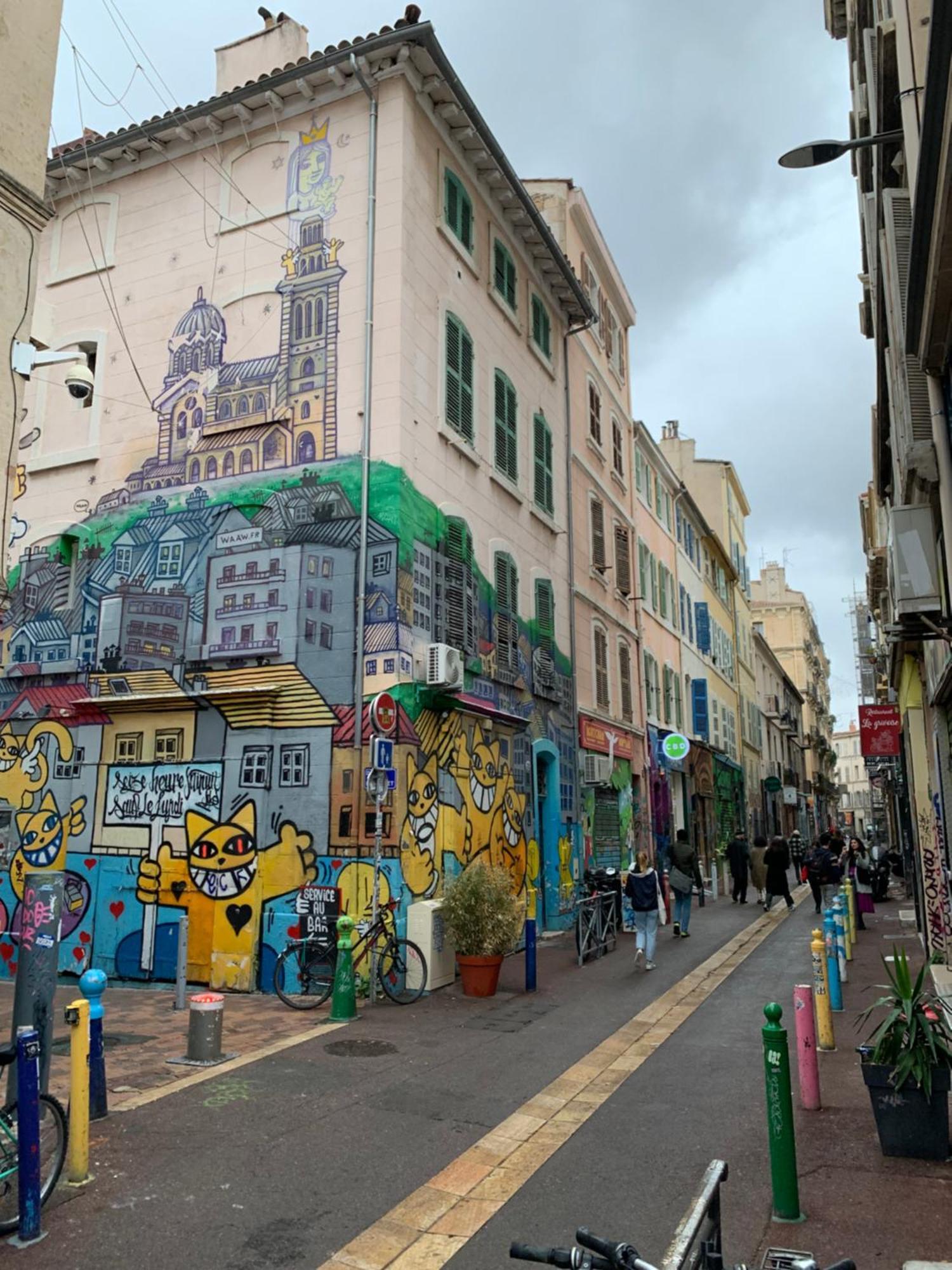 Appartement Marseille : Petit loft au cœur du Cours Julien Extérieur photo
